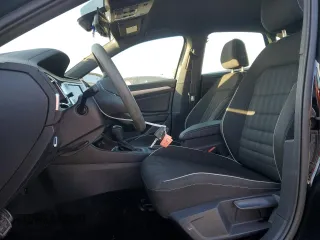 2023 Volkswagen Jetta Sport z VIN 3VWBM7BU1PM052781, wystawiony jako Copart lot #49489745 z przebiegiem 12 394 mil mil oraz Szkoda całkowita • Salvage title. Historia ofert i sprzedaży dostępna na DreamBid. Obrazek 7.