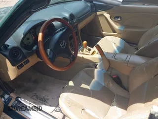 2001 Mazda MX-5 Miata z VIN JM1NB353010212273, wystawiony jako IAAI lot #42472564 z przebiegiem 191 319 mil mil oraz . Historia ofert i sprzedaży dostępna na DreamBid. Obrazek 5.