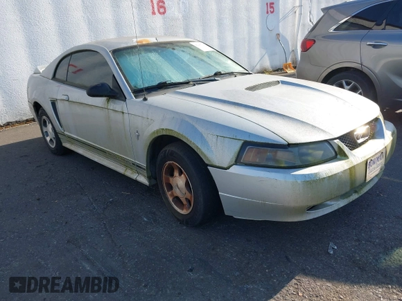 2000 Ford Mustang with VIN 1FAFP4049YF190010, listed as a IAAI auction lot 42087383 with 1 mi miles. Bid and sale history available at carsss.com. Image 1.