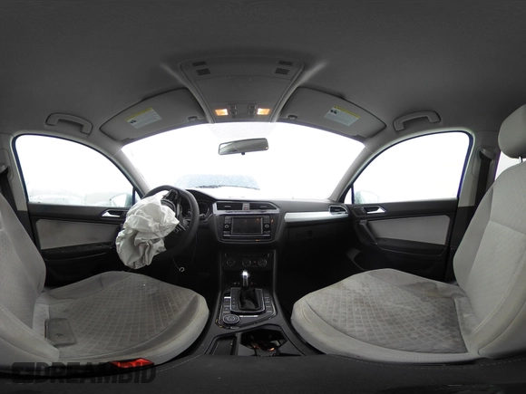 2018 Volkswagen Tiguan S z VIN 3VV0B7AX8JM081263, wystawiony jako IAAI lot #41245308 z przebiegiem 58 778 mil mil oraz . Historia ofert i sprzedaży dostępna na DreamBid. Obrazek 18.