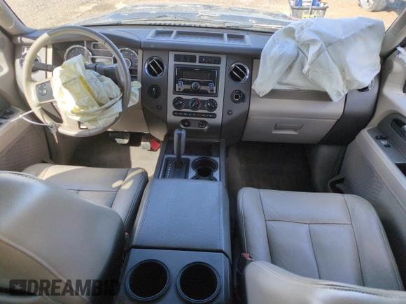 2008 Ford Expedition Max SSV z VIN 1FMFK16538LA82826, wystawiony jako Copart lot #54740235 z przebiegiem 113 790 mil mil oraz Szkoda całkowita • Salvage title. Historia ofert i sprzedaży dostępna na DreamBid. Obrazek 8.