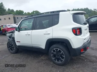 2023 Jeep Renegade Trailhawk z VIN ZACNJDC17PPP43612, wystawiony jako IAAI lot #42486733 z przebiegiem 17 658 mil mil oraz . Historia ofert i sprzedaży dostępna na DreamBid. Obrazek 15.
