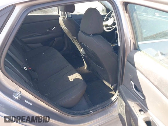 2022 Hyundai Elantra SEL z VIN KMHLN4AG5NU357557, wystawiony jako IAAI lot #41989654 z przebiegiem 56 010 mil mil oraz . Historia ofert i sprzedaży dostępna na DreamBid. Obrazek 8.