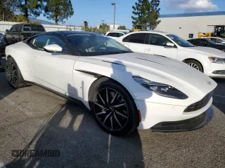 2017 Aston Martin DB11 z VIN SCFRMFAV8HGL03041, wystawiony jako Copart lot #41682005 z przebiegiem Nie podano mil oraz Szkoda całkowita • Salvage title. Historia ofert i sprzedaży dostępna na DreamBid. Obrazek 4.