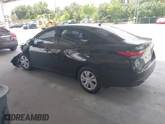 2020 Nissan Versa S z VIN 3N1CN8DV2LL807746, wystawiony jako IAAI lot #42128647 z przebiegiem 121 317 mil mil oraz . Historia ofert i sprzedaży dostępna na DreamBid. Obrazek 3.