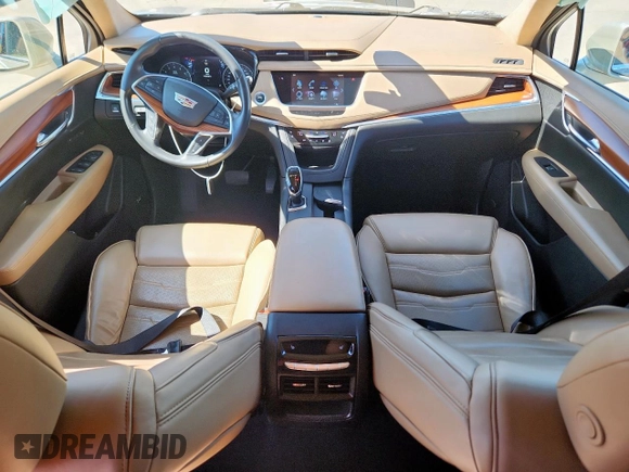 2017 Cadillac XT5 Platinum AWD z VIN 1GYKNFRS0HZ111747, wystawiony jako Copart lot #57666415 z przebiegiem 72 632 mil mil oraz Szkoda całkowita • Salvage title. Historia ofert i sprzedaży dostępna na DreamBid. Obrazek 8.