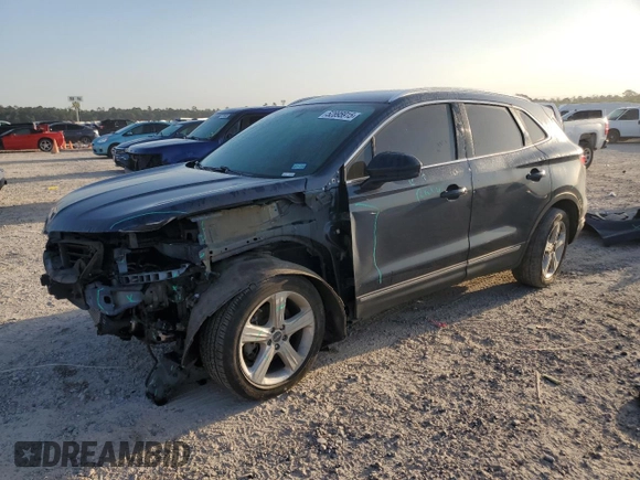 2017 Lincoln MKC Premiere z VIN 5LMCJ1C94HUL24284, wystawiony jako Copart lot #52895915 z przebiegiem 130 037 mil mil oraz Szkoda całkowita • Salvage title. Historia ofert i sprzedaży dostępna na DreamBid. Obrazek 1.