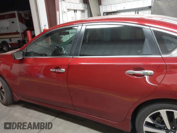 2018 Nissan Altima SR with VIN 1N4AL3AP4JC120138, listed as a IAAI auction lot 42111389 with 69,939 mi miles and . Bid and sale history available at carsss.com. Image 14.