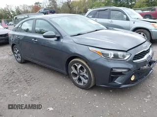 2021 Kia Forte LXS z VIN 3KPF24AD5ME274305, wystawiony jako IAAI lot #42180647 z przebiegiem 82 642 mil mil oraz . Historia ofert i sprzedaży dostępna na DreamBid. Obrazek 1.