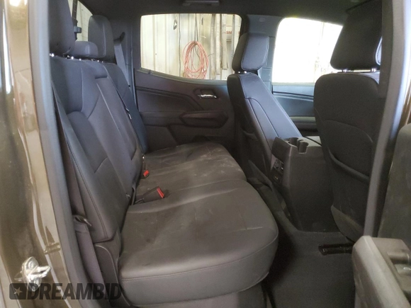 2023 Chevrolet Colorado 2WD LT z VIN 1GCPSCEK6P1267250, wystawiony jako Copart lot #47310055 z przebiegiem Nie podano mil oraz Szkoda całkowita • Salvage title. Historia ofert i sprzedaży dostępna na DreamBid. Obrazek 10.