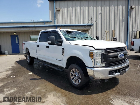 2018 Ford Super Duty F-250 SRW XL with VIN 1FT7W2BT2JEC56242, listed as a Copart auction lot 51100435 with 203,831 mi miles and Salvage Title. Bid and sale history available at carsss.com. Image 4.