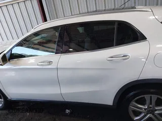 2019 Mercedes-Benz GLA 250 z VIN WDCTG4GB7KJ585660, wystawiony jako IAAI lot #41771154 z przebiegiem 96 301 mil mil oraz . Historia ofert i sprzedaży dostępna na DreamBid. Obrazek 14.