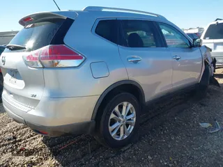 2016 Nissan Rogue SV with VIN KNMAT2MT6GP714311, listed as a IAAI auction lot 41802626 with 86,660 mi miles. Bid and sale history available at carsss.com. Image 4.