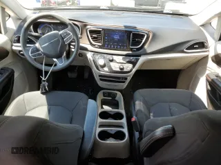 2017 Chrysler Pacifica Touring with VIN 2C4RC1DG4HR522594, listed as a Copart auction lot 62739225 with 65,589 mi miles and Clean title. Bid and sale history available at DreamBid. Image 8.