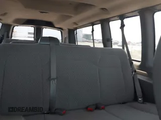 2013 Chevrolet Express Passenger LT z VIN 1GAZG1FG9D1153305, wystawiony jako IAAI lot #42182424 z przebiegiem 25 897 mil mil oraz . Historia ofert i sprzedaży dostępna na DreamBid. Obrazek 8.