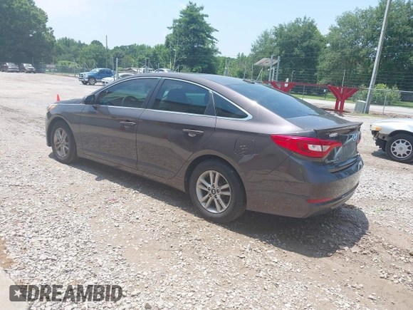 2016 Hyundai Sonata SE z VIN 5NPE24AF6GH276416, wystawiony jako IAAI lot #42483029 z przebiegiem 91 631 mil mil oraz . Historia ofert i sprzedaży dostępna na DreamBid. Obrazek 3.