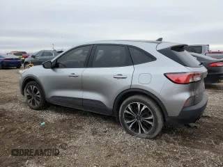 2022 Ford Escape SE z VIN 1FMCU0G64NUA88803, wystawiony jako Copart lot #46063645 z przebiegiem 45 615 mil mil oraz Szkoda całkowita • Salvage title. Historia ofert i sprzedaży dostępna na DreamBid. Obrazek 2.
