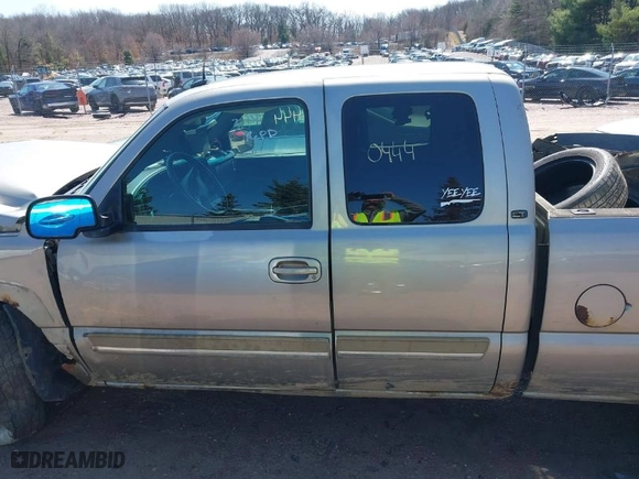 2003 Chevrolet Silverado 1500 LS with VIN 2GCEK19T231104873, listed as a IAAI auction lot 41910444 with 208,692 mi miles. Bid and sale history available at carsss.com. Image 14.