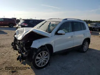 2016 Volkswagen Tiguan SE with VIN WVGBV7AX0GW551336, listed as a Copart auction lot 61378515 with 106,308 mi miles and Salvage title. Bid and sale history available at DreamBid. Image 1.