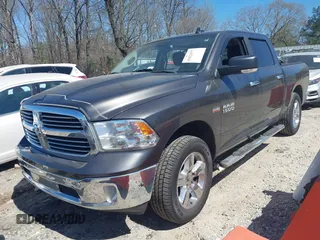 2018 Ram 1500 Big Horn z VIN 3C6RR7LT6JG135788, wystawiony jako IAAI lot #41823577 z przebiegiem 85 205 mil mil oraz . Historia ofert i sprzedaży dostępna na DreamBid. Obrazek 17.