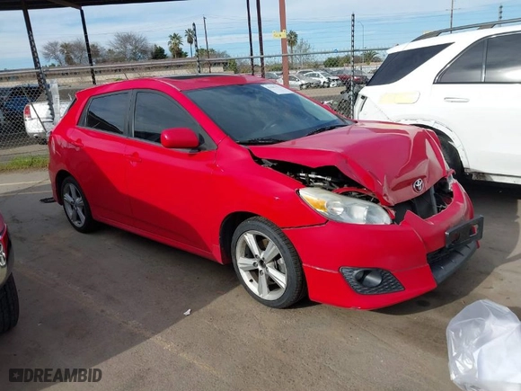 2009 Toyota Matrix S with VIN 2T1KE40E09C014254, listed as a IAAI auction lot 41687572 with 161,076 mi miles. Bid and sale history available at carsss.com. Image 1.