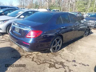 2019 Mercedes-Benz E-Class E 300 with VIN WDDZF4KB8KA624403, listed as a IAAI auction lot 40979733 with 76,496 mi miles. Bid and sale history available at carsss.com. Image 4.