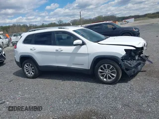 2019 Jeep Cherokee Latitude with VIN 1C4PJLCB4KD366405, listed as a IAAI auction lot 42018976 with 58,626 mi miles. Bid and sale history available at carsss.com. Image 13.