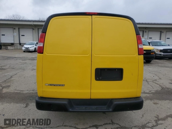2021 Chevrolet Express Cargo z VIN 1GCWGAFP5M1167745, wystawiony jako Copart lot #45472945 z przebiegiem 196 473 mil mil oraz Czysty tytuł • Clean title. Historia ofert i sprzedaży dostępna na DreamBid. Obrazek 6.