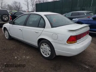 1997 Saturn SL z VIN 1G8ZK5272VZ270692, wystawiony jako IAAI lot #41926086 z przebiegiem 109 329 mil mil oraz . Historia ofert i sprzedaży dostępna na DreamBid. Obrazek 3.