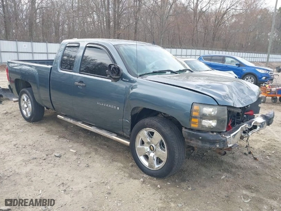 2008 Chevrolet Silverado 1500 Work Truck with VIN 1GCEC19X58Z218168, listed as a IAAI auction lot 41551543 with 194,810 mi miles. Bid and sale history available at carsss.com. Image 1.