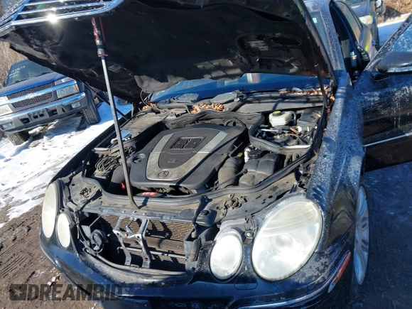 2007 Mercedes-Benz E-Class 3.5L with VIN WDBUF87X27X215963, listed as a IAAI auction lot 41424948 with 117,508 mi miles. Bid and sale history available at carsss.com. Image 10.