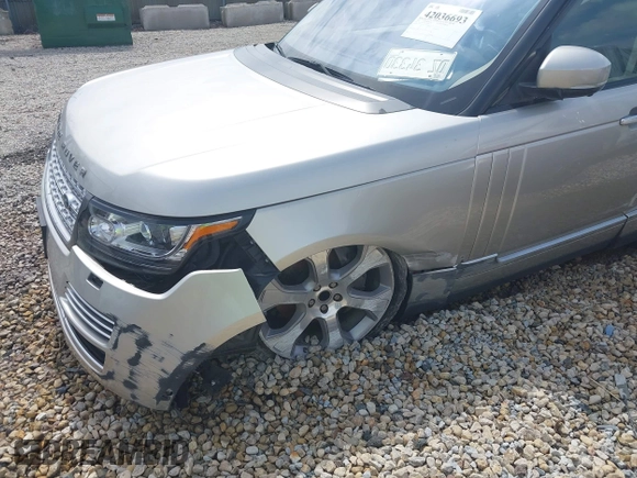 2015 Land Rover Range Rover Supercharged Autobiography with VIN SALGV2TF7FA214068, listed as a IAAI auction lot 42036693 with 79,905 mi miles. Bid and sale history available at carsss.com. Image 6.