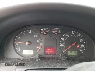 2000 Volkswagen Passat with VIN WVWMA23B9YP355680, listed as a Copart auction lot 45560034 with 82,100 mi miles and Salvage title. Bid and sale history available at DreamBid. Image 9.
