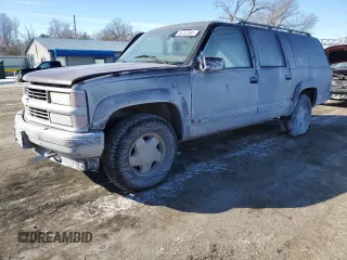 1997 Chevrolet Suburban with VIN 3GNFK16R3VG112298, listed as a Copart auction lot 45737385 with 266,938 mi miles and Salvage Title. Bid and sale history available at carsss.com. Image 1.