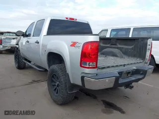 2011 GMC Sierra 1500 SLE with VIN 3GTP2VE38BG315491, listed as a IAAI auction lot 40983493 with 1 mi miles. Bid and sale history available at carsss.com. Image 3.
