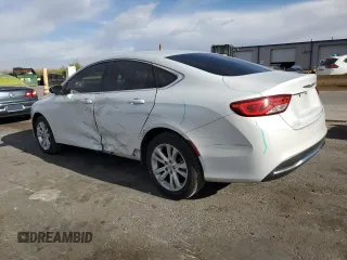 2015 Chrysler 200 Limited z VIN 1C3CCCABXFN697778, wystawiony jako Copart lot #52749775 z przebiegiem 94 455 mil mil oraz Szkody całkowita. Historia ofert i sprzedaży dostępna na DreamBid. Obrazek 2.