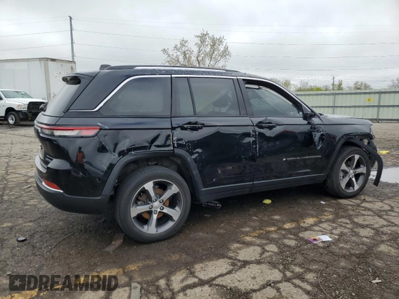 2023 Jeep Grand Cherokee Limited with VIN 1C4RJHBG9PC533597, listed as a Copart auction lot 55617695 with 32,085 mi miles and Non repairable. Bid and sale history available at DreamBid. Image 3.