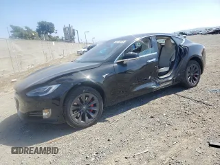 2019 Tesla Model S 100D z VIN 5YJSA1E42KF331240, wystawiony jako Copart lot #54713975 z przebiegiem 43 940 mil mil oraz Szkoda całkowita • Salvage title. Historia ofert i sprzedaży dostępna na DreamBid. Obrazek 1.
