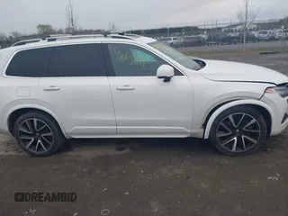 2018 Volvo XC90 Momentum with VIN YV4A22PK4J1321548, listed as a IAAI auction lot 41865899 with 122,568 mi miles. Bid and sale history available at carsss.com. Image 13.