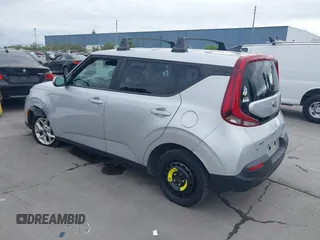 2020 Kia Soul LX with VIN KNDJ23AU7L7005578, listed as a IAAI auction lot 42074848 with 162,185 mi miles. Bid and sale history available at carsss.com. Image 3.