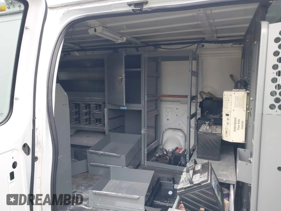 2011 Ford Econoline Cargo Commercial z VIN 1FTNE2EL3BDA19868, wystawiony jako IAAI lot #41973985 z przebiegiem 128 980 mil mil oraz . Historia ofert i sprzedaży dostępna na DreamBid. Obrazek 8.