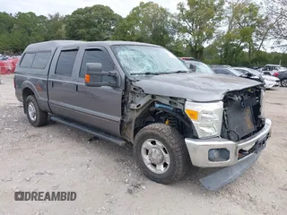 2011 Ford Super Duty F-250 SRW XL with VIN 1FT7W2A68BEB68809, listed as a IAAI auction lot 40592632 with 189,675 mi miles. Bid and sale history available at carsss.com. Image 1.