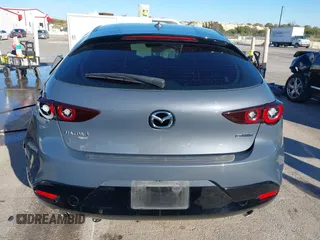 2022 Mazda Mazda3 Hatchback Premium with VIN JM1BPBML8N1520307, listed as a IAAI auction lot 41059877 with 39,497 mi miles. Bid and sale history available at carsss.com. Image 16.