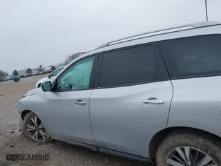 2017 Nissan Pathfinder SV with VIN 5N1DR2MN8HC639550, listed as a IAAI auction lot 41251228 with 109,186 mi miles. Bid and sale history available at carsss.com. Image 14.
