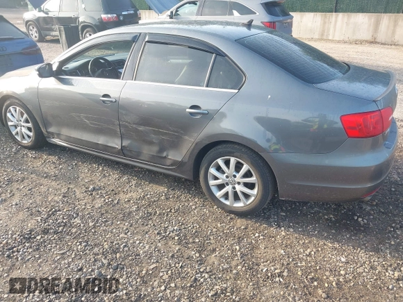 2013 Volkswagen Jetta SE с VIN 3VWDP7AJ7DM430198, выставлен на аукционе IAAI как лот 42737299 с пробегом 128 637 миль миль и . История ставок и продаж доступна на DreamBid. Изображение 3.