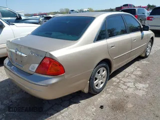 2002 Toyota Avalon XL with VIN 4T1BF28B62U261312, listed as a IAAI auction lot 41957062 with 233,443 mi miles. Bid and sale history available at carsss.com. Image 4.