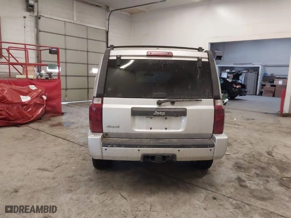 2010 Jeep Commander Sport with VIN 1J4RG4GK3AC118099, listed as a IAAI auction lot 41363371 with 195,824 mi miles. Bid and sale history available at carsss.com. Image 16.