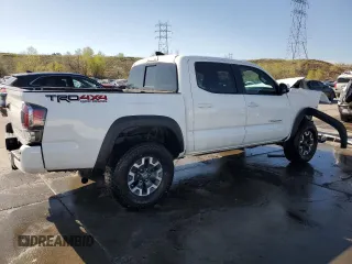 2023 Toyota Tacoma SR z VIN 3TMCZ5AN5PM647530, wystawiony jako Copart lot #54549125 z przebiegiem 8 992 mil mil oraz Szkoda całkowita • Salvage title. Historia ofert i sprzedaży dostępna na DreamBid. Obrazek 3.