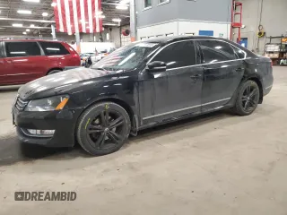 2015 Volkswagen Passat SEL Premium z VIN 1VWCS7A31FC051780, wystawiony jako Copart lot #41878555 z przebiegiem 139 698 mil mil oraz Szkoda całkowita • Salvage title. Historia ofert i sprzedaży dostępna na DreamBid. Obrazek 1.