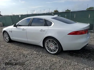 2016 Jaguar XF 35t Prestige with VIN SAJBE4BV6GCY13475, listed as a Copart auction lot 68236854 with 85,026 mi miles and Salvage Title. Bid and sale history available at carsss.com. Image 2.